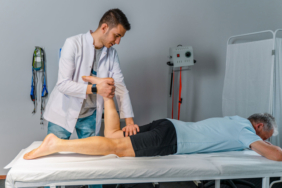 Omurga ve eklem ağrılarına kayropraktik uygulama