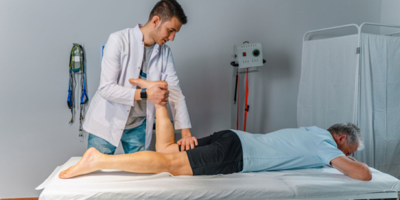 Omurga ve eklem ağrılarına kayropraktik uygulama