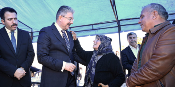 Osmaniye’de yapımı tamamlanan 12 köy evi depremzedelere teslim edildi