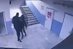 Otizmli öğrenciyi merdivenden iten okul müdürü gözaltında