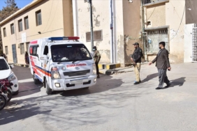 Pakistan'da tutkal fabrikasında gaz sızıntısı sonucu meydana gelen patlamada 15 kişi hayatını kaybetti