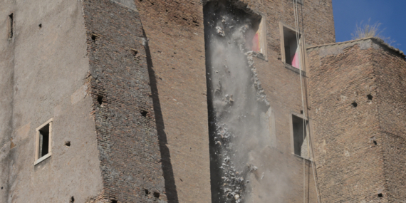 Roma’da Orta Çağ’dan kalma kulenin bir kısmı restorasyon sırasında çöktü