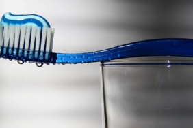 Saçtan yapılan diş macunu diş minesini yeniden büyütebilir