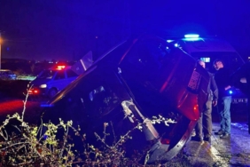 Sakarya'da iki hafif ticari araç çarpıştı: 1 ölü