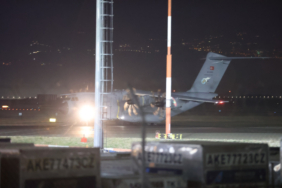 Şehitlerimizin naaşlarını taşıyan uçak Ankara'ya getirildi