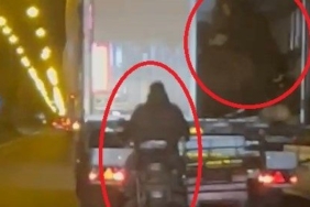 Seyir halindeki tırdan koyunları çaldılar: Akılalmaz hırsızlık kamerada