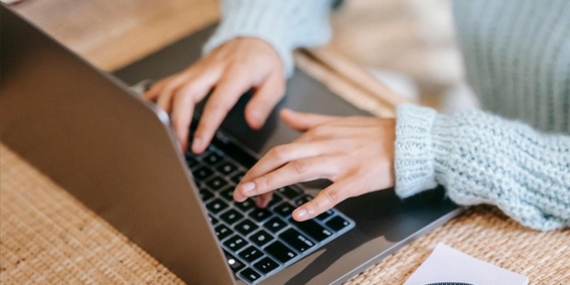 Şiddet mağduru kadınlara esnek ve uzaktan çalışma imkanı