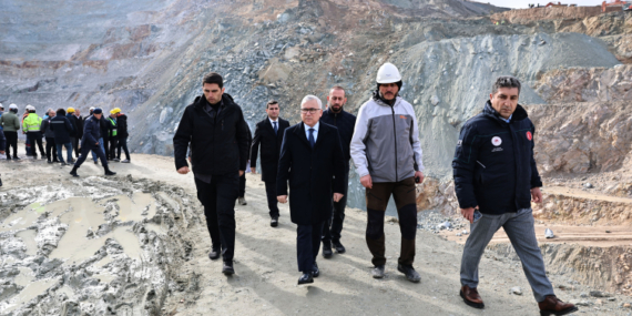 Sivas’ta göçük altında kalan işçiyi arama çalışmaları sürüyor