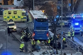Stockholm'de otobüs durağa çarptı: Çok sayıda ölü ve yaralı var