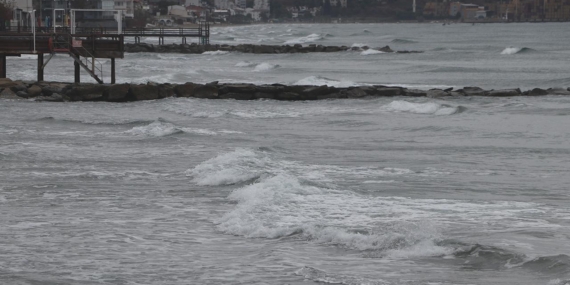Tekirdağda lodos engeli: Balıkçılar denize açılamadı