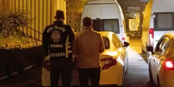 Ters yönden geldiği için kendisini uyaran sürücüye saldıran kişi yakalandı