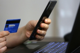 Türkiye'de eticarete kişi başı 276,7 dolar harcandı