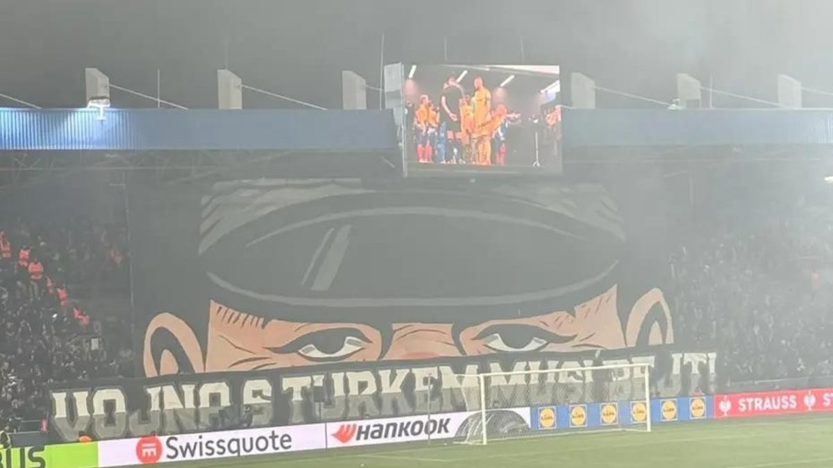 UEFA Fenerbahçe maçındaki pankart için Viktoria Plzen'e ceza verdi