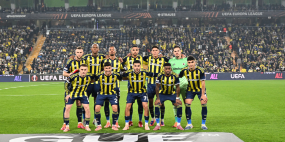 Usta yazardan yıldız isme eleştiri! “Fenerbahçe’de oynadığını bilmesi gerekiyor”