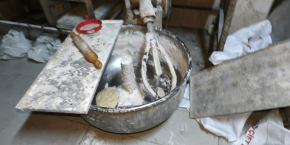 Vatandaşın sağlığını hiçe sayan pideci mühürlendi