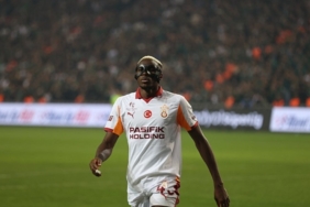 Victor Osimhen Fenerbahçe derbisinde forma giyecek mi? İşte Nijeryalı yıldızın son durumu