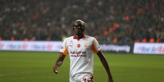Victor Osimhen Fenerbahçe derbisinde forma giyecek mi? İşte Nijeryalı yıldızın son durumu
