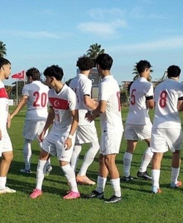 Yunanistan'ı deviren 19 Yaş Altı Milli Futbol Takımımız Elit Tur'a yükseldi! İşte maçın özeti