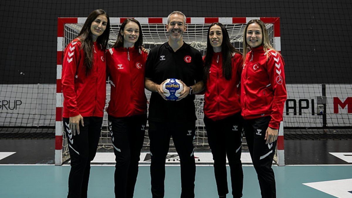 A Milli Kadın Hentbol Takımı Başantrenörü Ginesta Montes: Maçtan maça gelişiyoruz