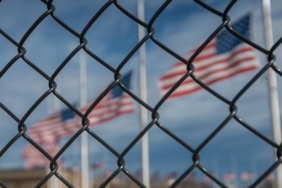 ABD, 19 ülke vatandaşlarının göçmenlik başvurularını durdurdu