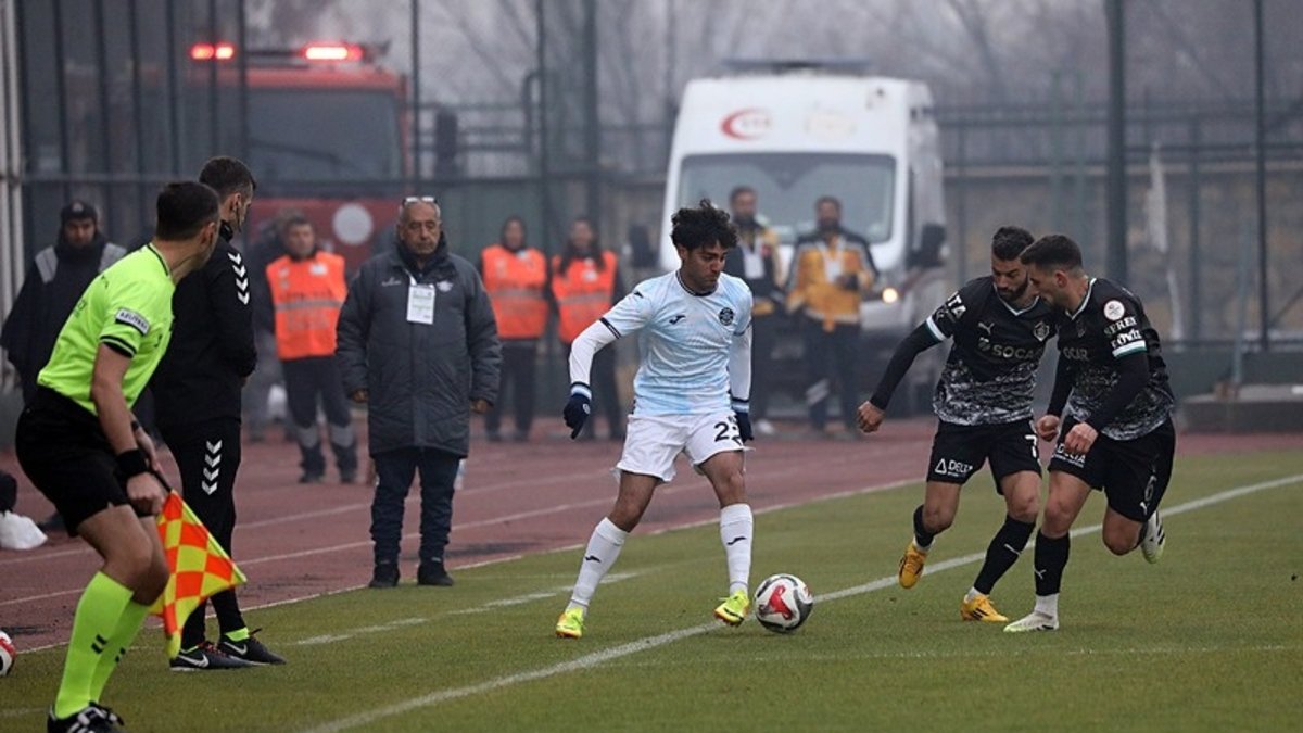 Alagöz Holding Iğdır FK evinde Adana Demirspor'u rahat geçti