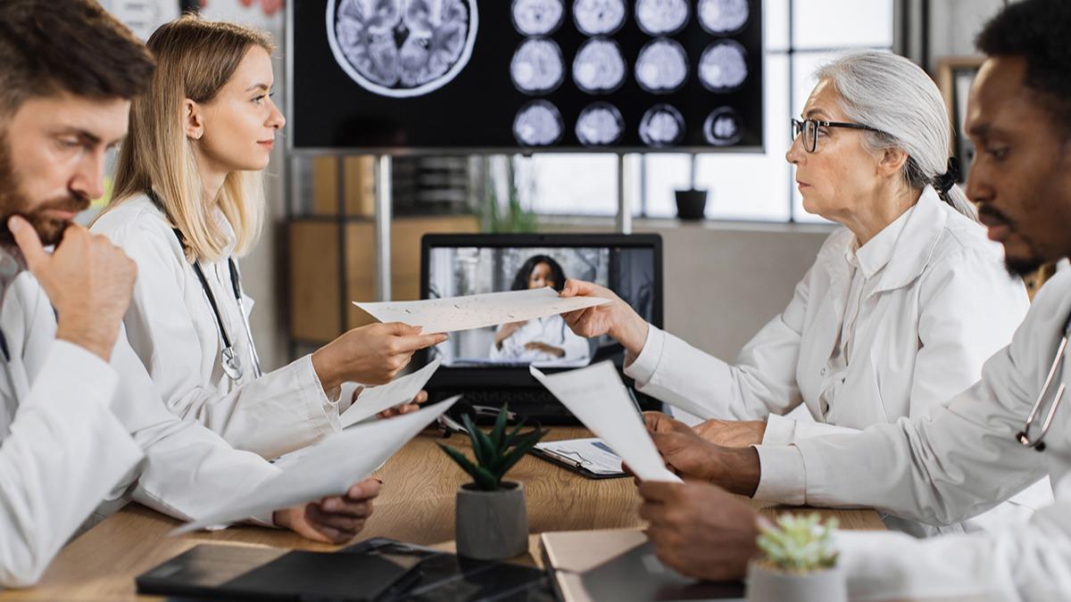 Alzheimer tedavisinde yeni umut: Farelerde plaklarının saatlerde temizlendiği gözlendi