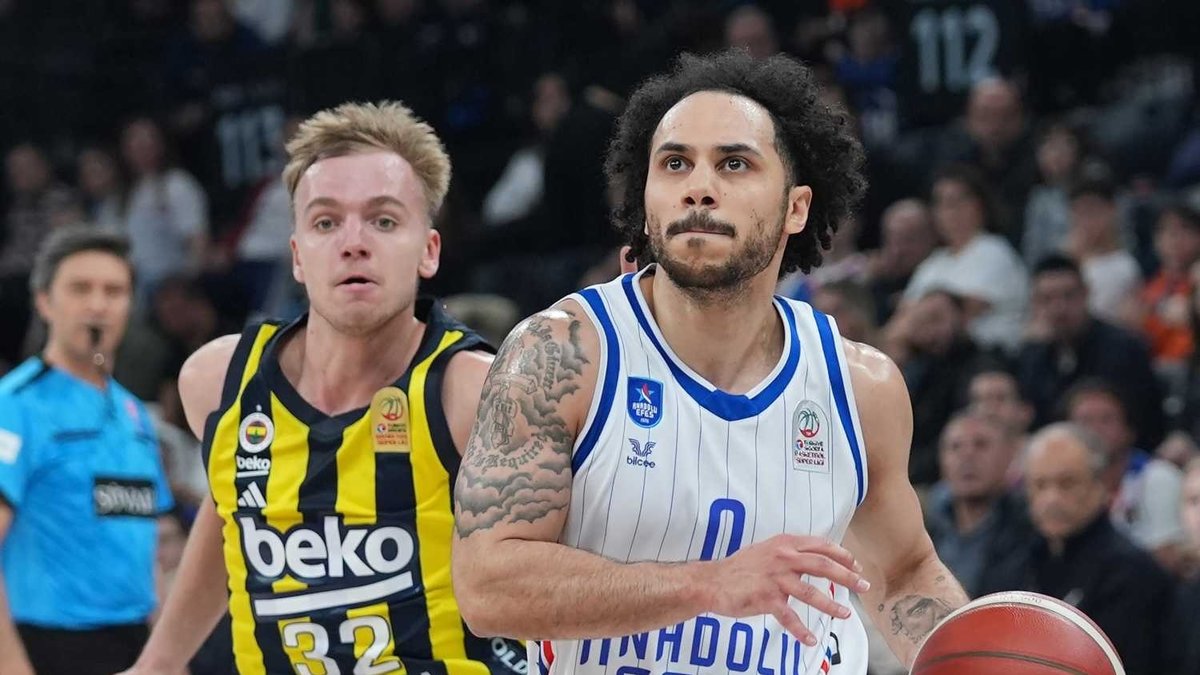 Anadolu Efes'te Shane Larkin sakatlandı!