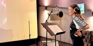 Ayaklarını gören bir daha baktı