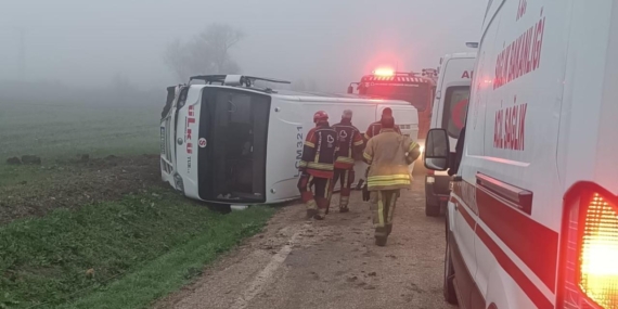 Balıkesir’de öğrenci servisi devrildi: 9 yaralı