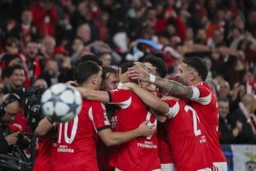 Benfica evinde Napoli'yi geçti!