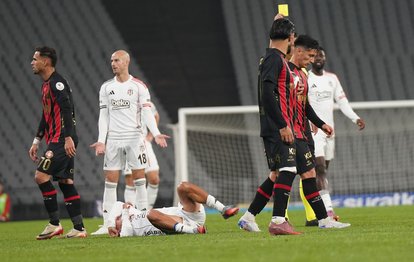 Beşiktaş’ta flaş sakatlık! Paulista maça devam edemedi