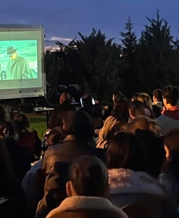 Bilge gençlik, açık hava sinema etkinliğinde buluştu