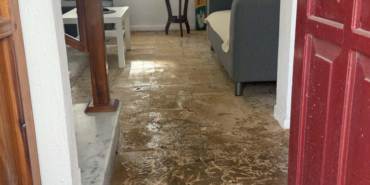 Bodrum'da isale hattı patladı: Caddeler göle döndü, evleri su bastı