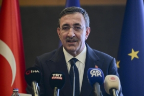 Cevdet Yılmaz: İyi ki çok tecrübeli ve dirayetli bir liderle, küresel ve bölgesel fırtınalı bir dönemde yaşıyoruz