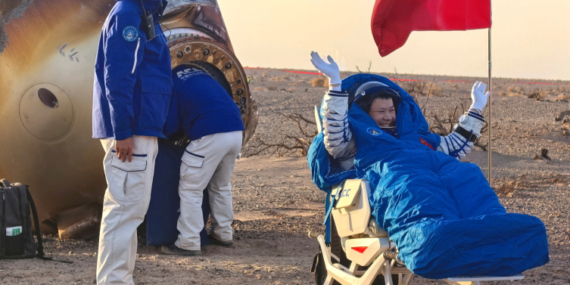 Çin’in hasar gören personel taşıyıcı mekiği Dünya’ya insansız dönecek
