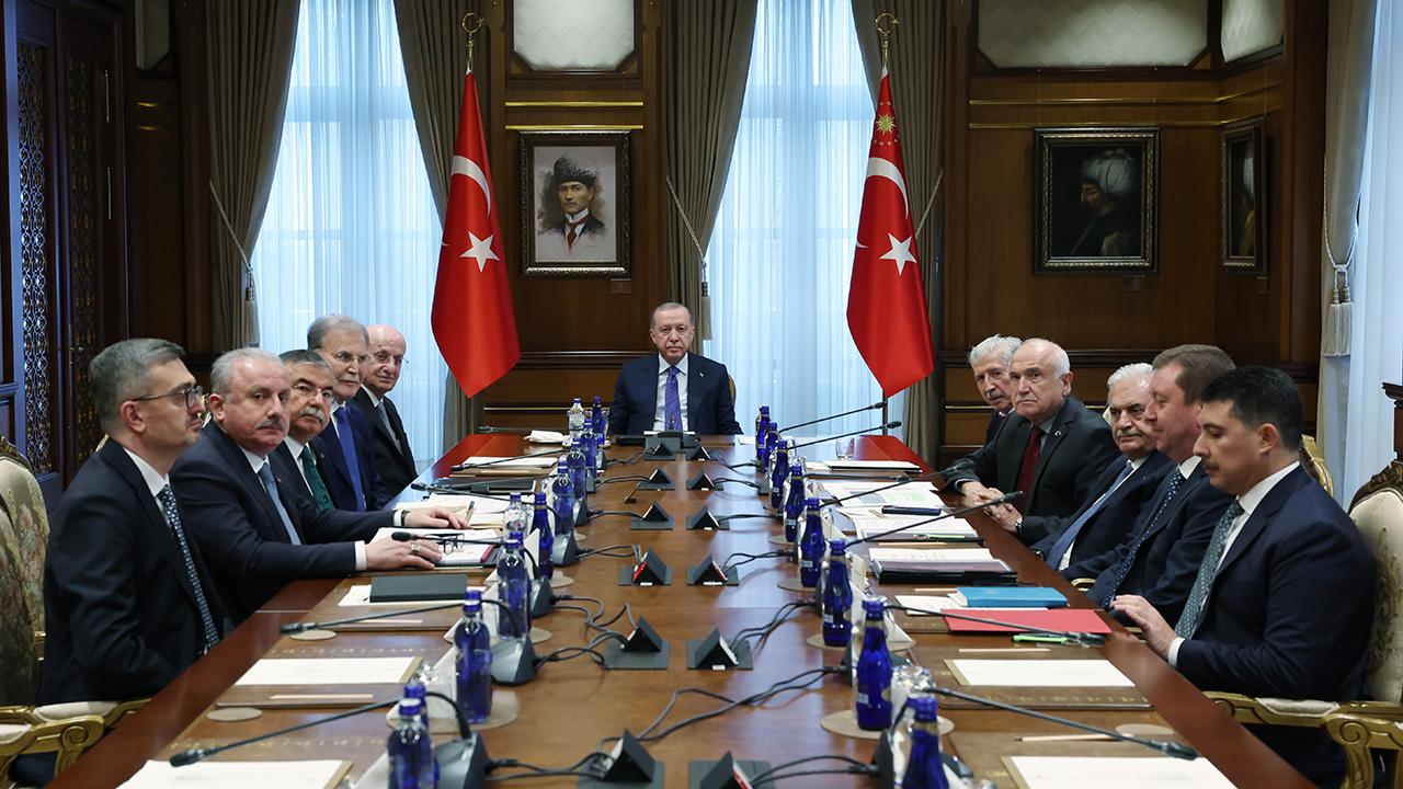 Cumhurbaşkanı Erdoğan başkanlığındaki YİK toplantısı başladı