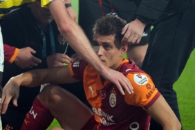 Derbide sahaya çakmak atan taraftar gözaltında