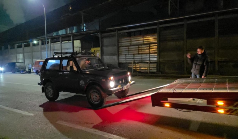 'Dur' ihtarına uymayan ehliyetsiz sürücüye 150 bin lira ceza