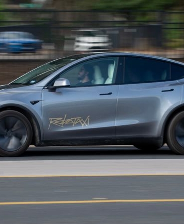 Elon Musk onayladı: Tesla için robotaksi süreci resmen başlıyor