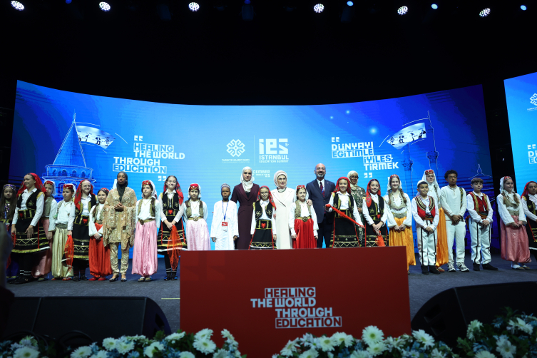 Emine Erdoğan: Açlığı ve susuzluğu savaş taktiği yapacak kadar ileri gidebildiler