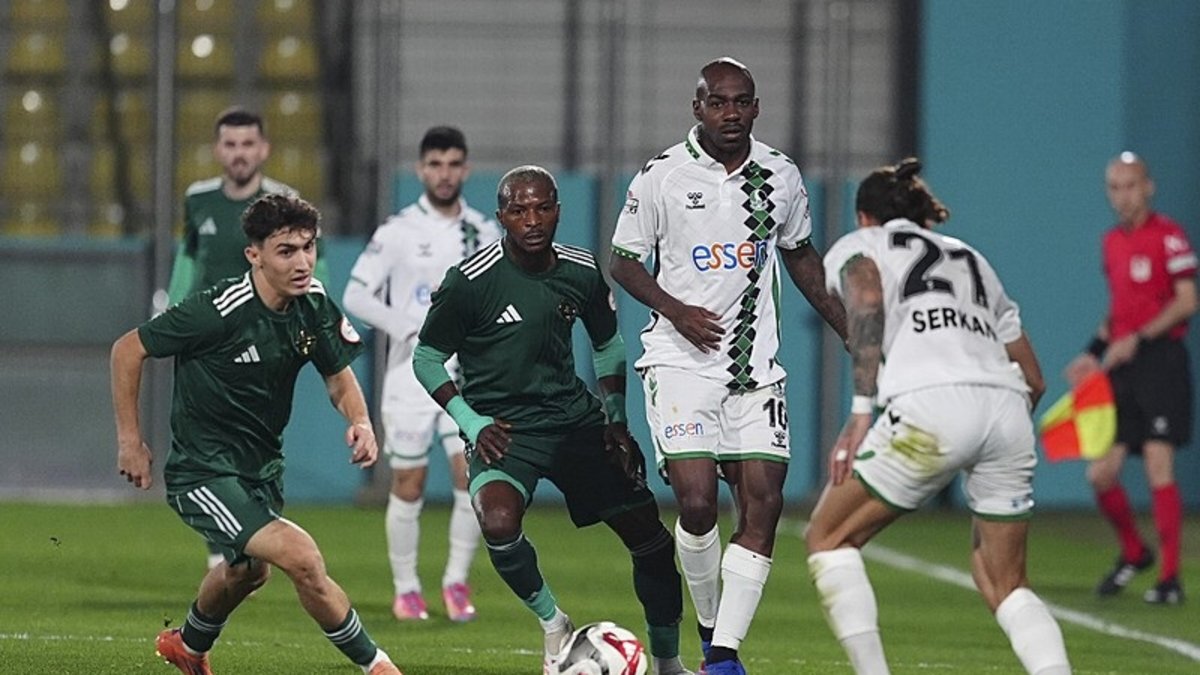 Esenler Erokspor Sakaryaspor'u rahat geçti