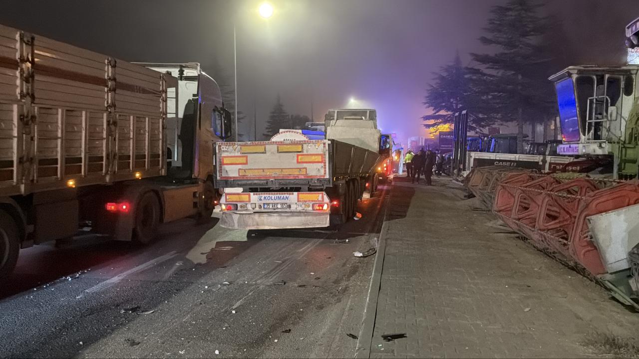 Eskişehir'de tır ile servis minibüsü çarpıştı
