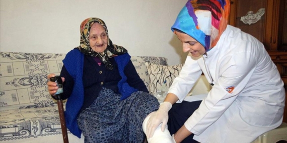 Evde Bakım Yardımına 3 yılda 143 milyar lira destek