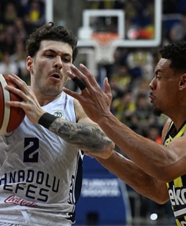 Fenerbahçe Beko evinde Anadolu Efes'i uzatmada geçti!