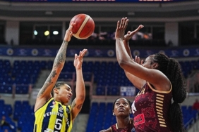 Fenerbahçe Opet evinde Umana Reyer'i farklı geçti!