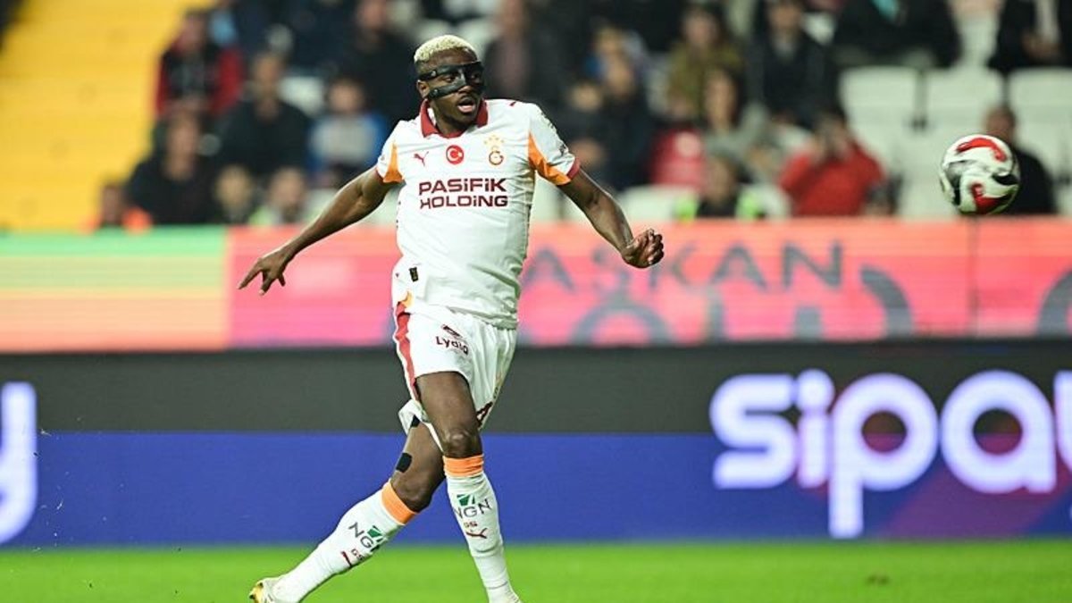 Galatasaray'da Victor Osimhen cezalı duruma düştü!
