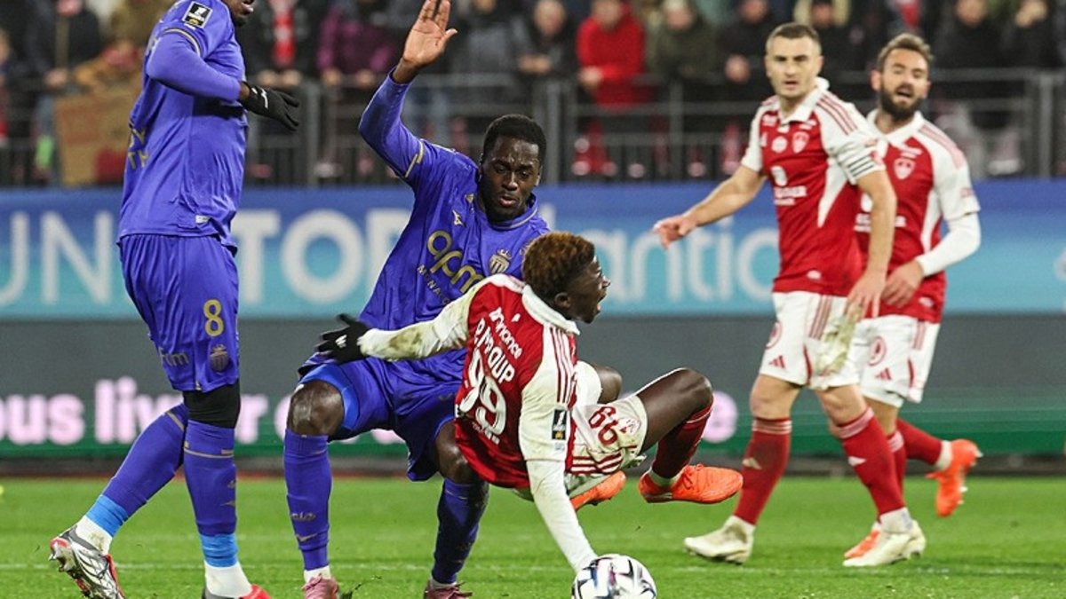 Galatasaray'ın Şampiyonlar Ligi'ndeki rakibi Monaco, Brest'e yenildi