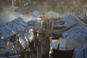 Gazze'de şiddetli yağış nedeniyle hasarlı evin duvarı çöktü: 1 Filistinli hayatını kaybetti