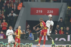 Gol kralı Onuachu savunmada: 11 uzaklaştırmayla maçı kazandırdı