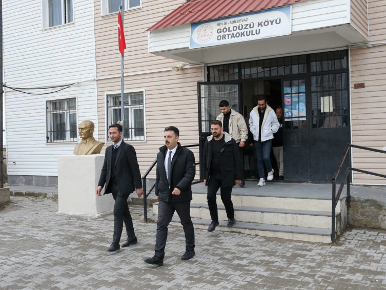 Gönüllü öğretmenler 20 öğrenciyi okula kazandırdı